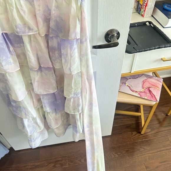 Beautiful summer dress with matching belt - Picture 2 of 3